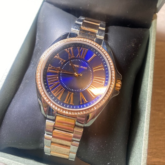 Amazing Michael Kors Blue Kacey Two Tone Sundial Timepiece. - Picture 6 of 6